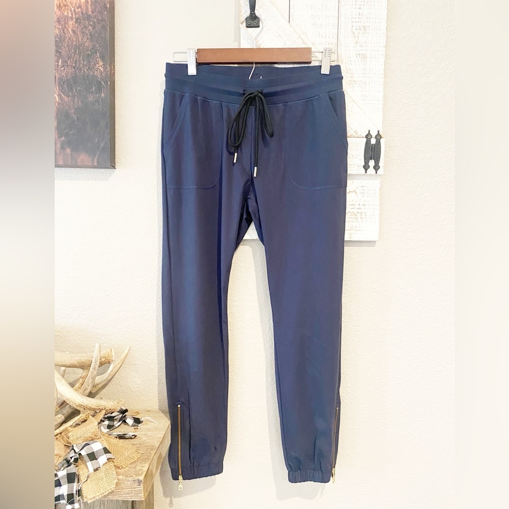 Navy Peak Zipper Joggers - Short (24”)